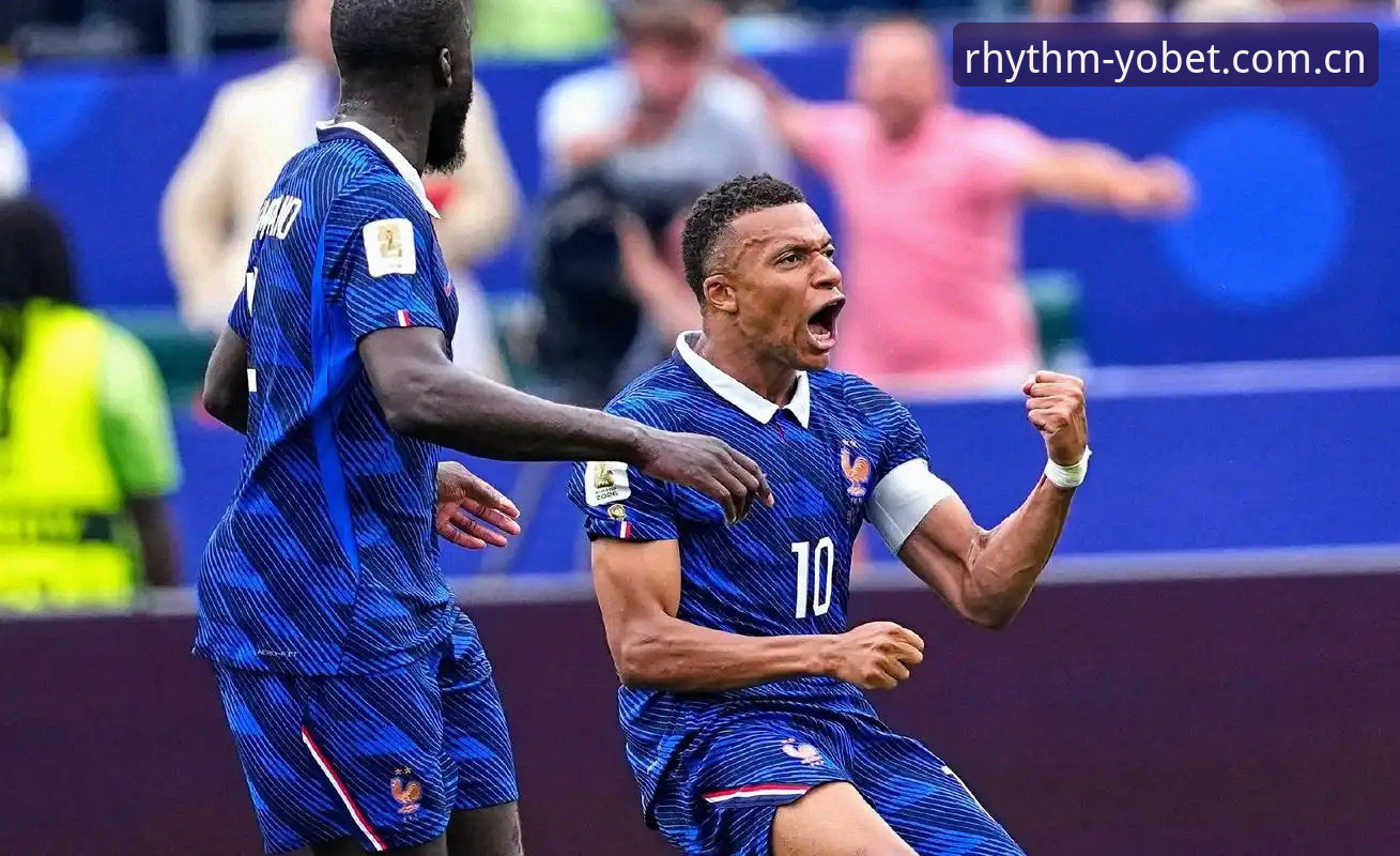 法国队3-0伊拉克，姆巴佩16球追平克洛泽。这比赛的离谱之处不在于比分，不在于梅开二度，而在于他的第16粒世界杯进球，竟让许多人毫无波澜——好像25岁的人在世界杯上趟出一条登顶之路，是理所当然的事。